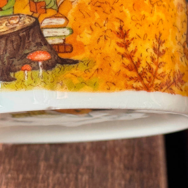 Tasse en porcelaine, avec défauts dans la porcelaine (l'anse et le dessous de la tasse), « Tea time d'automne en forêt »