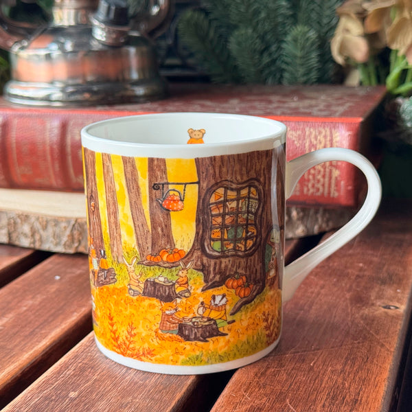Tasse en porcelaine, avec défauts dans la porcelaine (l'anse de la tasse), « Tea time d'automne en forêt »