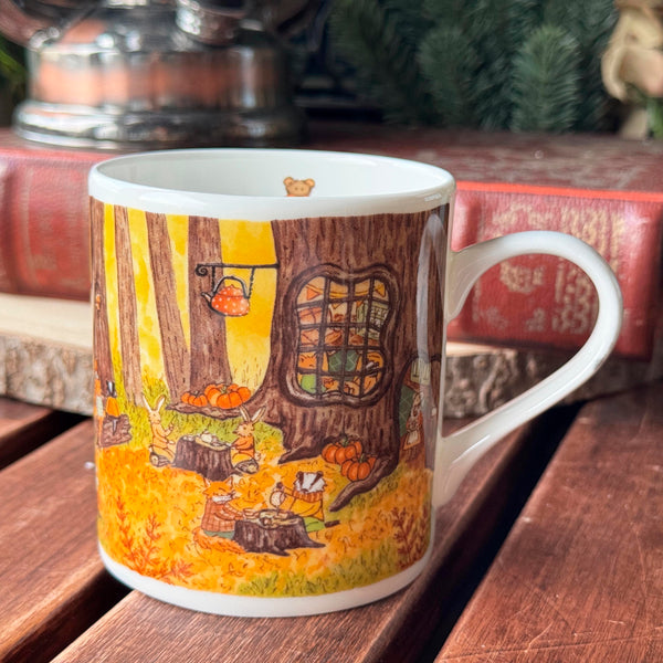 Tasse en porcelaine, avec défauts (taches sur la porcelaine), « Tea time d'automne en forêt »