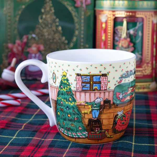 Deux Tasses en porcelaine « Noël au cottage des souris »