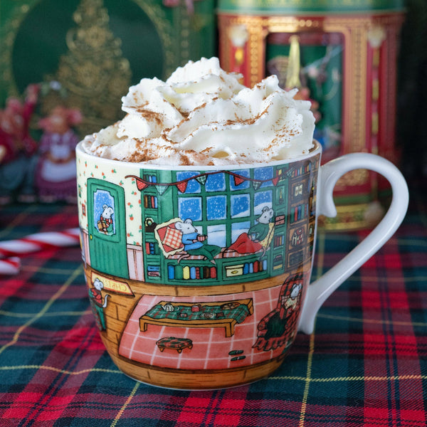 Deux Tasses en porcelaine « Noël au cottage des souris »